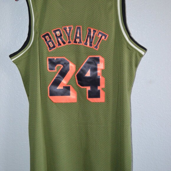 KOBE BRYANT HARDWOOD CLASSIC LAKERS GREEN JERSEY- Brand New- LARGE$85 - Picture 14 of 15